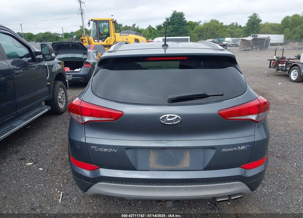 2017 HYUNDAI TUCSON VIN: KM8J33A20HU526223