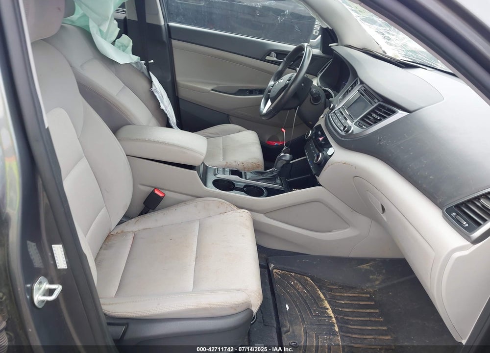 2017 HYUNDAI TUCSON VIN: KM8J33A20HU526223