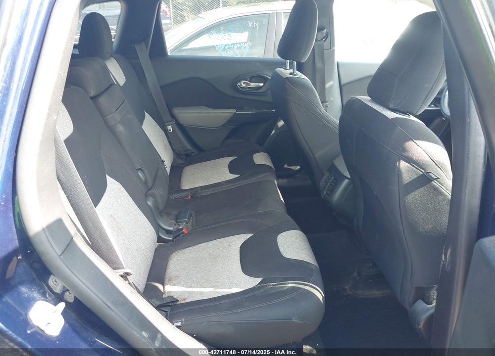 2014 JEEP CHEROKEE VIN: 1C4PJMCB1EW179315