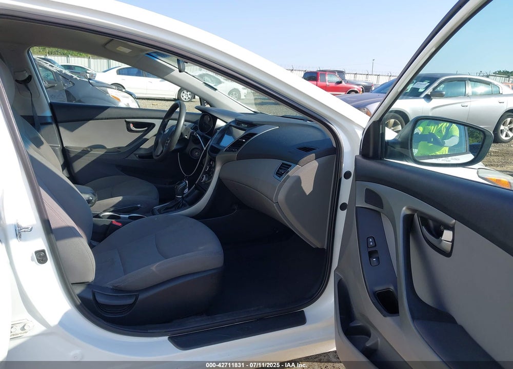 2015 HYUNDAI ELANTRA SE VIN: 5NPDH4AE7FH620447
