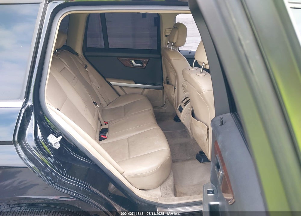2011 MERCEDES-BENZ GLK-CLASS VIN: WDCGG5GB2BF563088