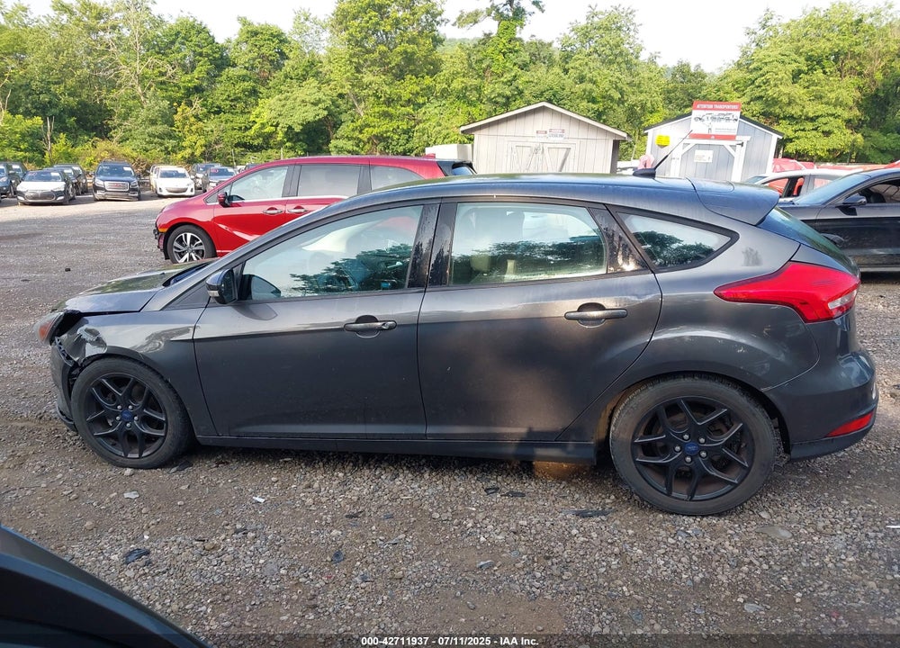 2016 FORD FOCUS VIN: 1FADP3K24GL224576