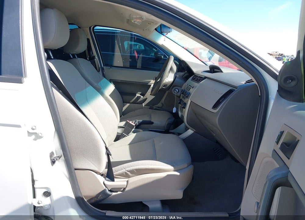 2011 FORD FOCUS VIN: 1FAHP3ENXBW127686