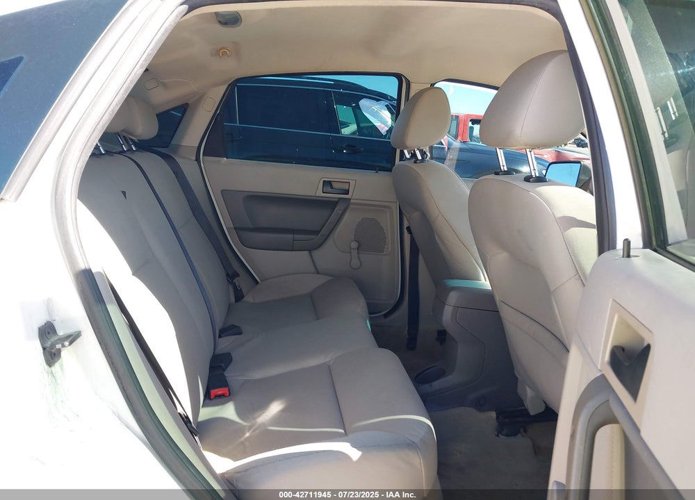 2011 FORD FOCUS VIN: 1FAHP3ENXBW127686