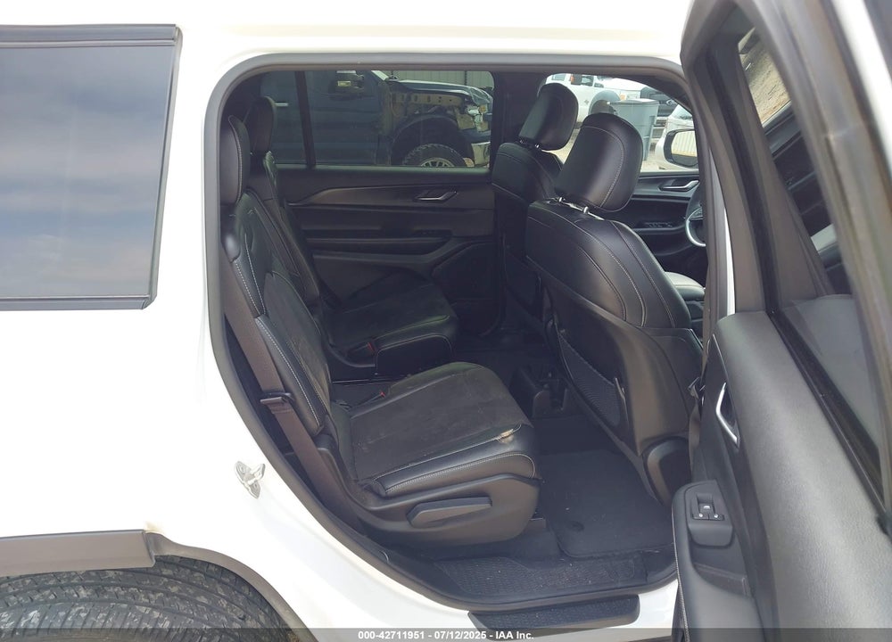 2023 JEEP GRAND CHEROKEE L VIN: 1C4RJKAG8P8848019