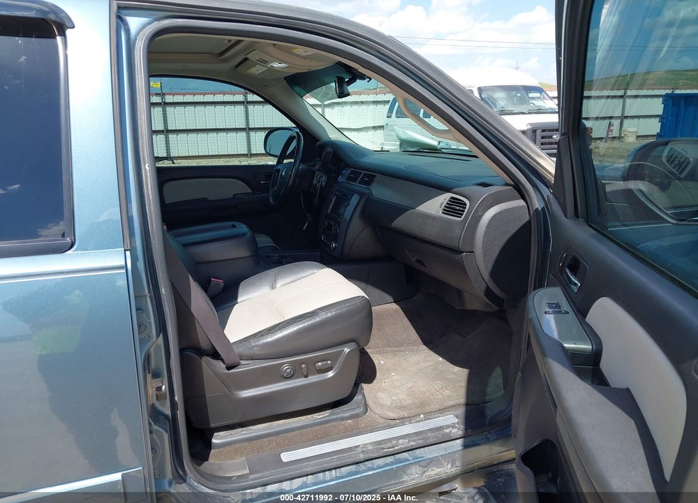 2008 CHEVROLET SUBURBAN 1500 LT VIN: 3GNFK16368G253088