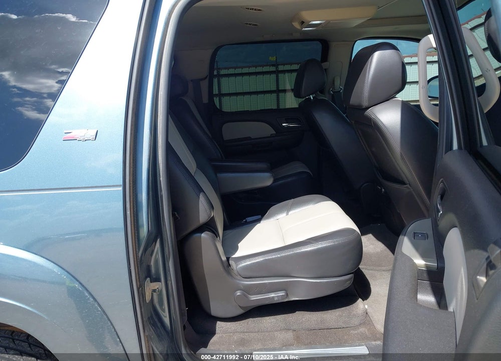 2008 CHEVROLET SUBURBAN 1500 LT VIN: 3GNFK16368G253088