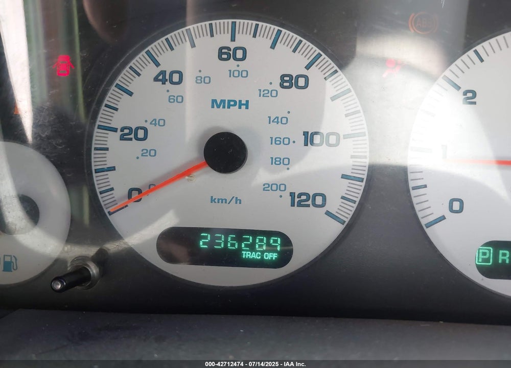 2002 CHRYSLER TOWN & COUNTRY VIN: 2C8GP74L92R660682