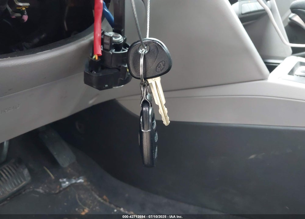2017 HYUNDAI ELANTRA VIN: 5NPD84LF1HH208047