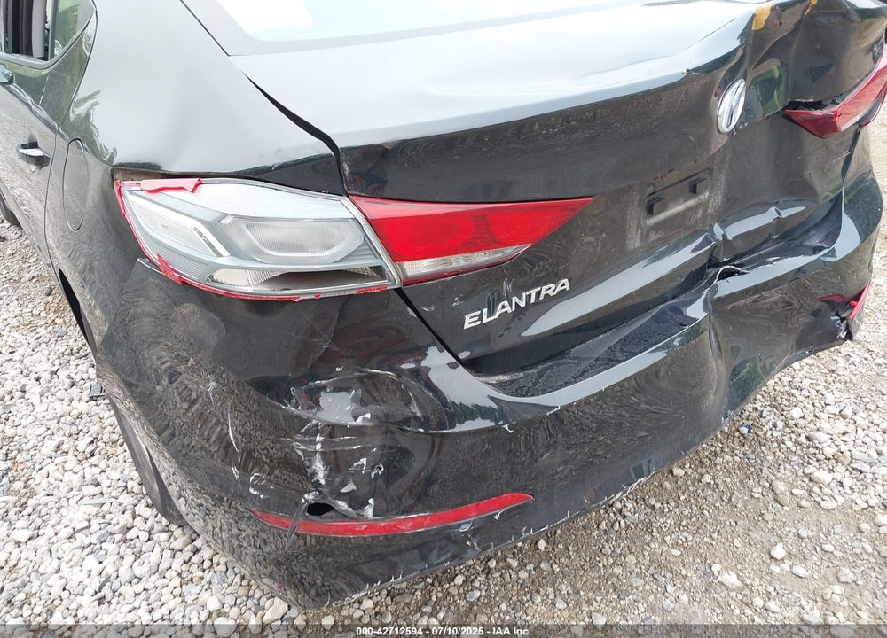 2017 HYUNDAI ELANTRA VIN: 5NPD84LF1HH208047