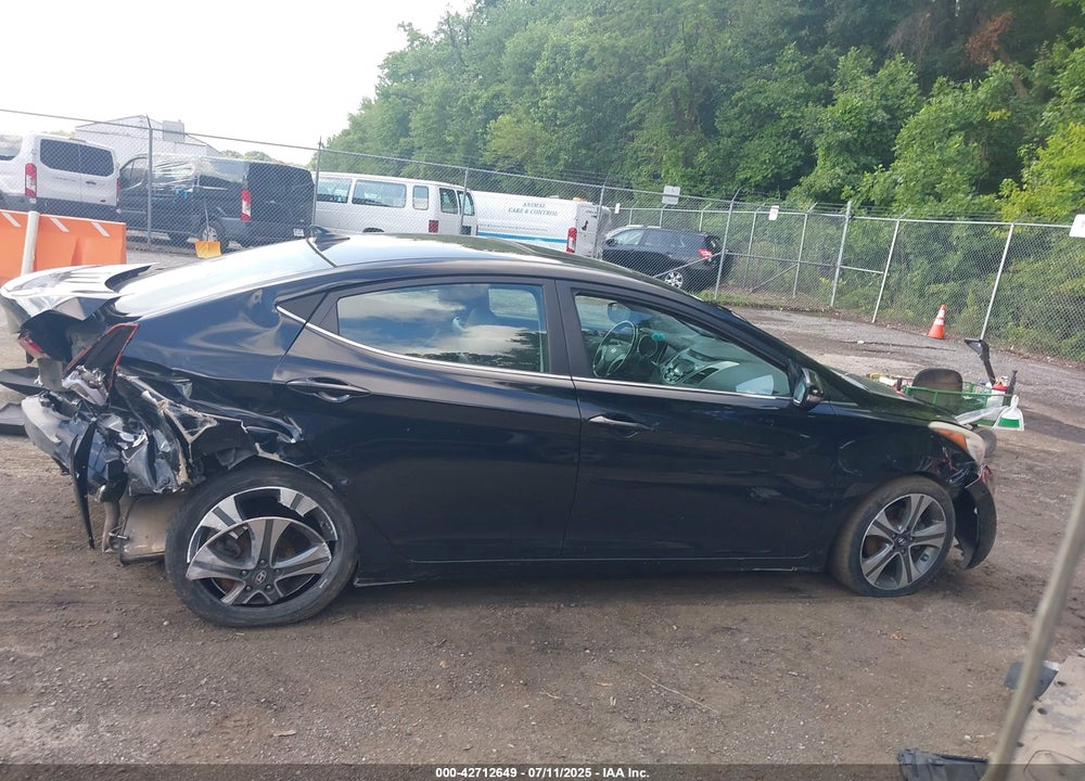 2015 HYUNDAI ELANTRA VIN: KMHDH4AH6FU422230