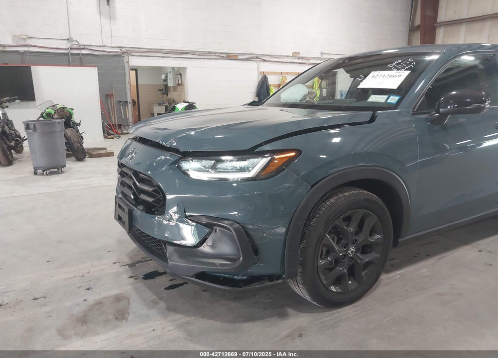 2025 HONDA HR-V VIN: 3CZRZ2H52SM741527