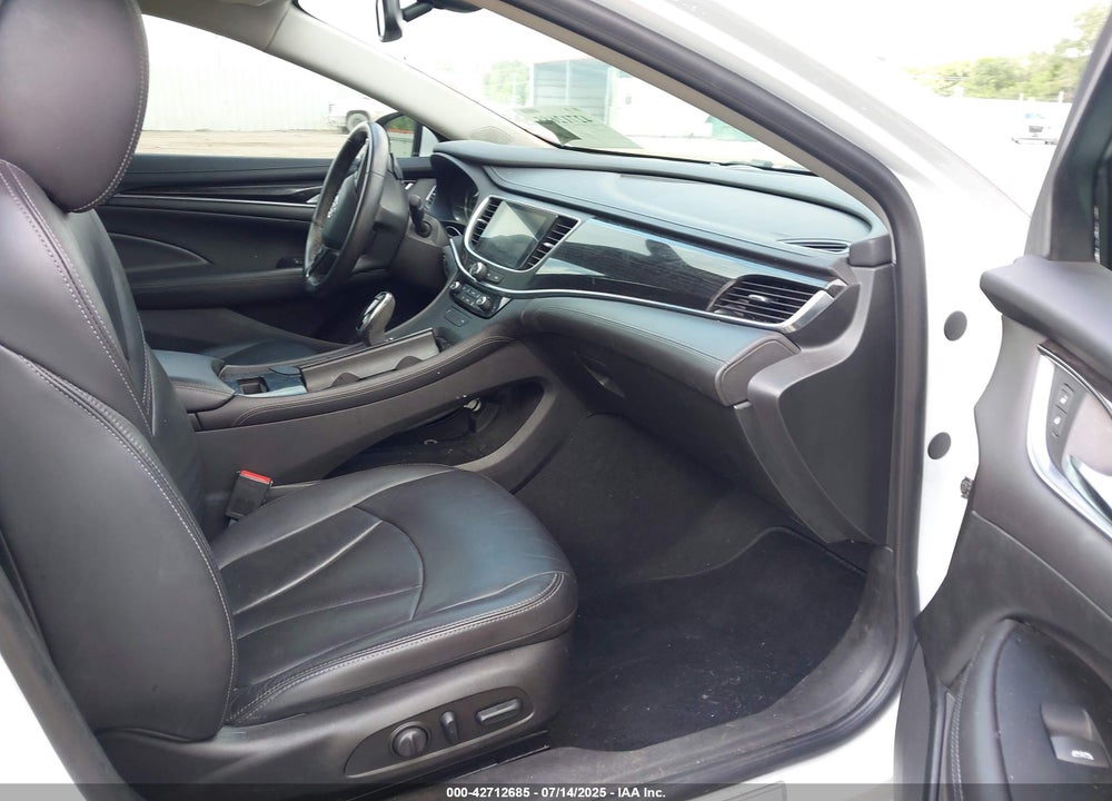 2018 BUICK LACROSSE VIN: 1G4ZP5SZ8JU128133