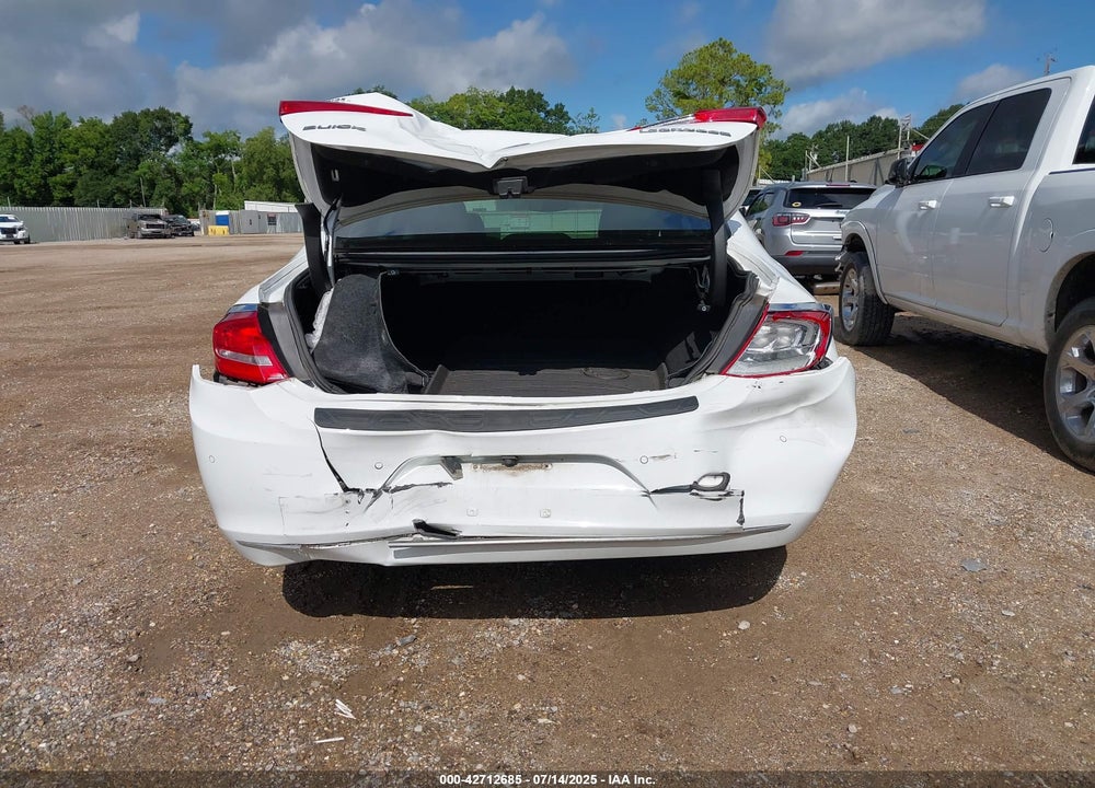 2018 BUICK LACROSSE VIN: 1G4ZP5SZ8JU128133
