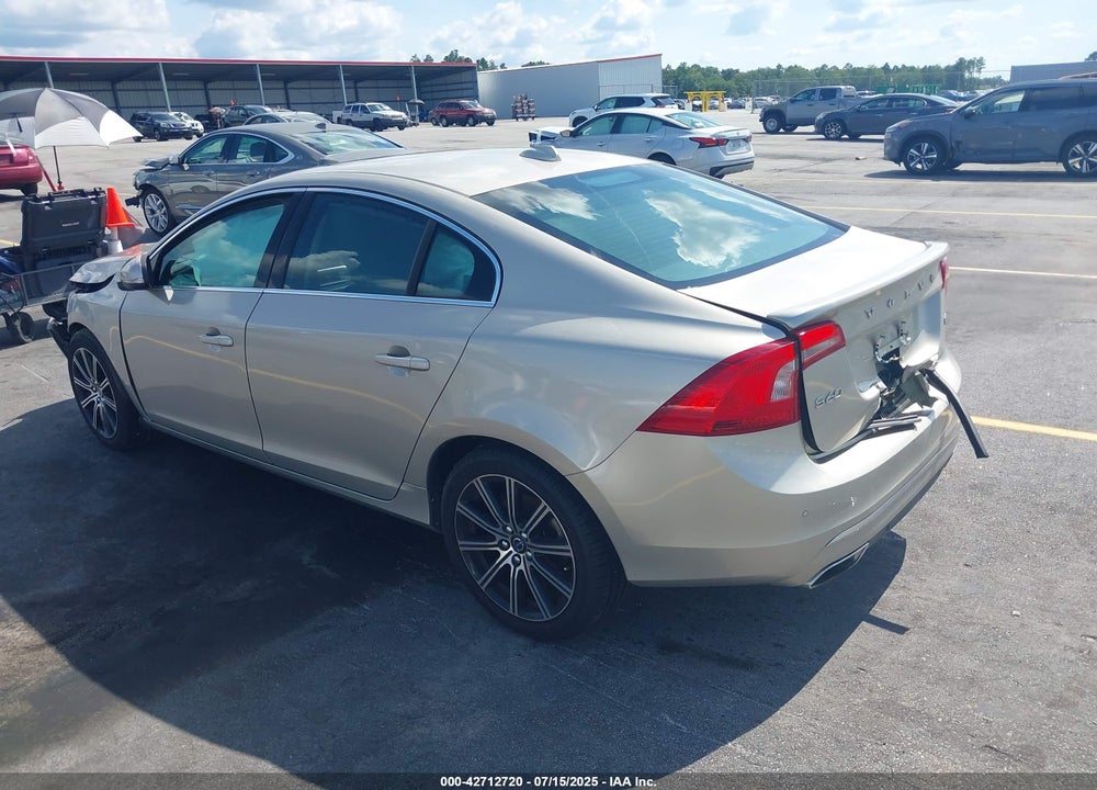 2018 VOLVO S60 VIN: LYV402HK0JB172553