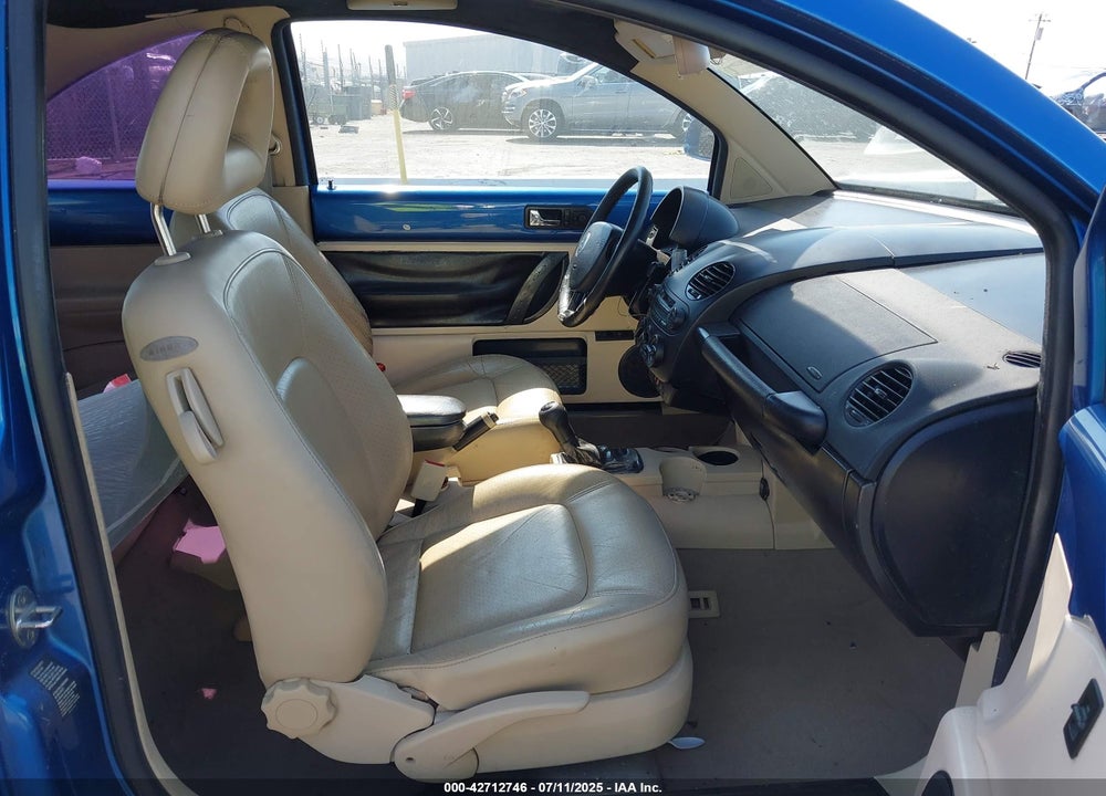 2000 VOLKSWAGEN NEW BEETLE GLS 1.8L TURBO VIN: 3VWCD21C9YM488215