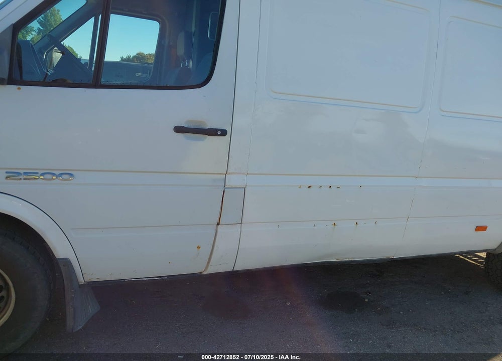 2005 DODGE SPRINTER VAN 2500 SHC VIN: WD0PD744855843275