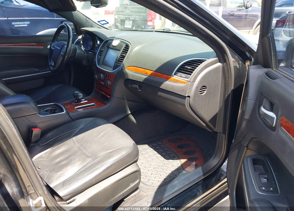 2014 CHRYSLER 300 VIN: 2C3CCAAG9EH132557