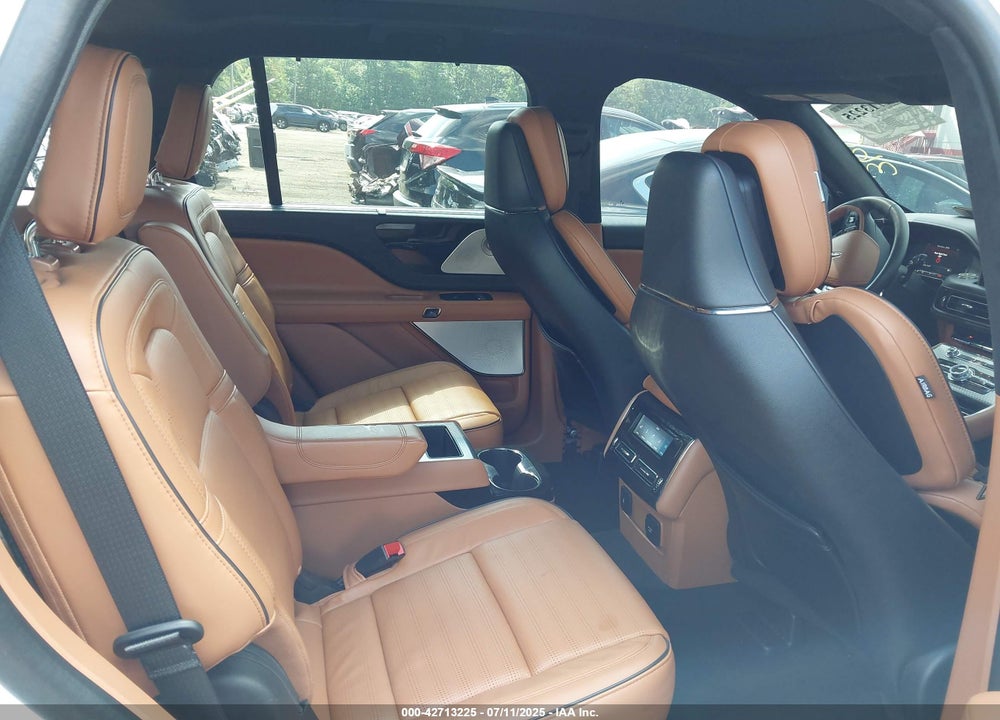 2024 LINCOLN AVIATOR VIN: 5LM5J9XC0RGL07608
