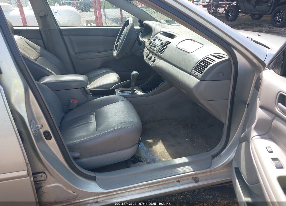 2004 TOYOTA CAMRY VIN: 4T1BF32K94U587977