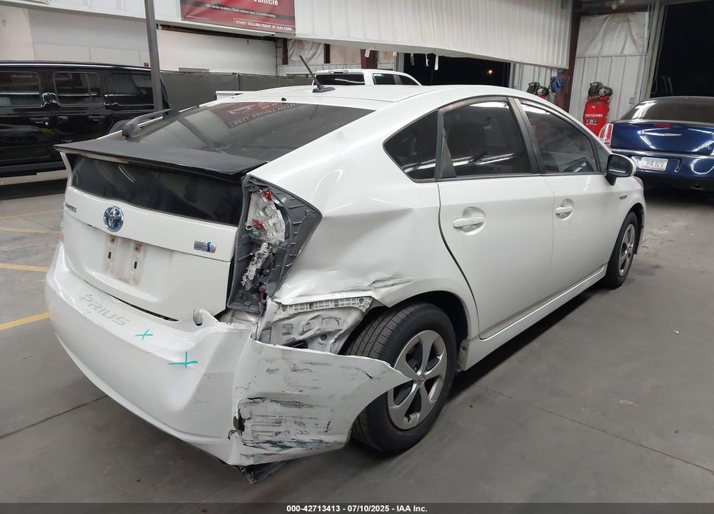 2015 TOYOTA PRIUS VIN: JTDKN3DU8F1915447