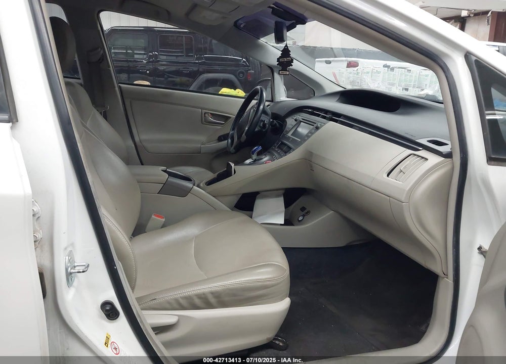 2015 TOYOTA PRIUS VIN: JTDKN3DU8F1915447