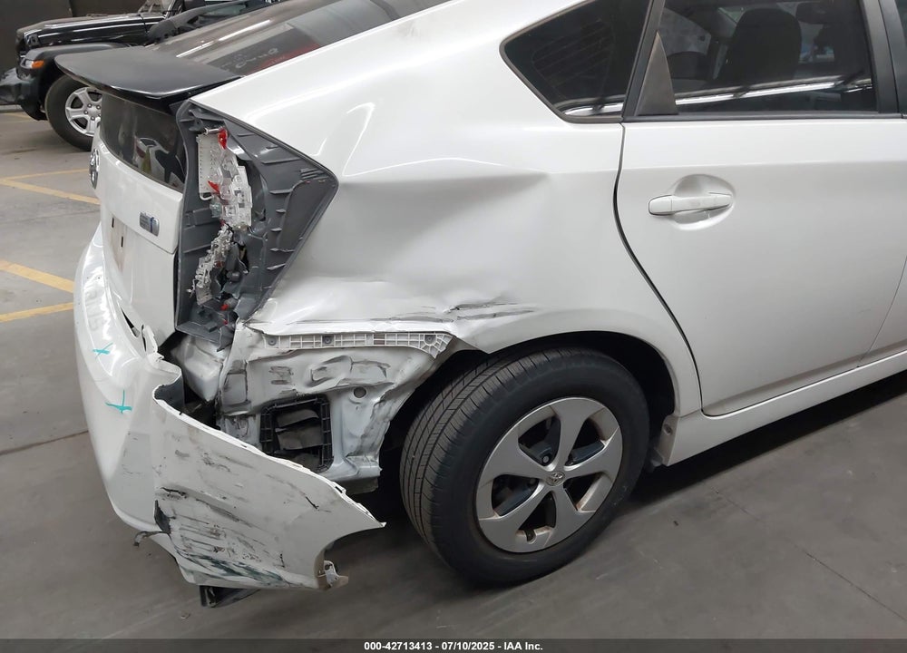 2015 TOYOTA PRIUS VIN: JTDKN3DU8F1915447
