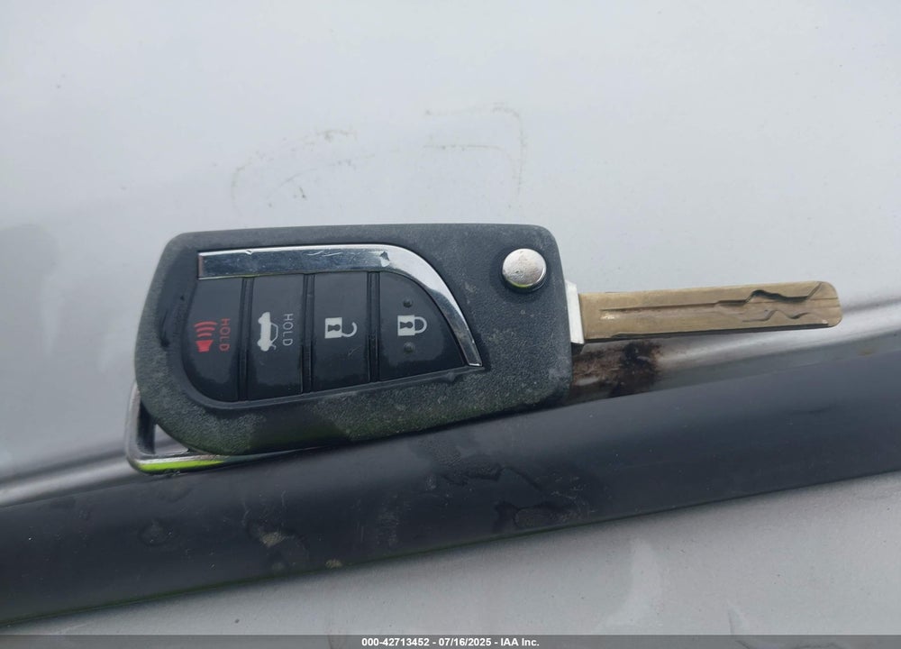 2022 TOYOTA COROLLA LE VIN: 5YFEPMAE9NP358696