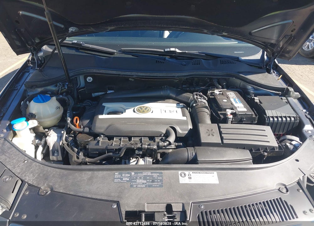 2010 VOLKSWAGEN PASSAT KOMFORT VIN: WVWJK7AN7AE097249