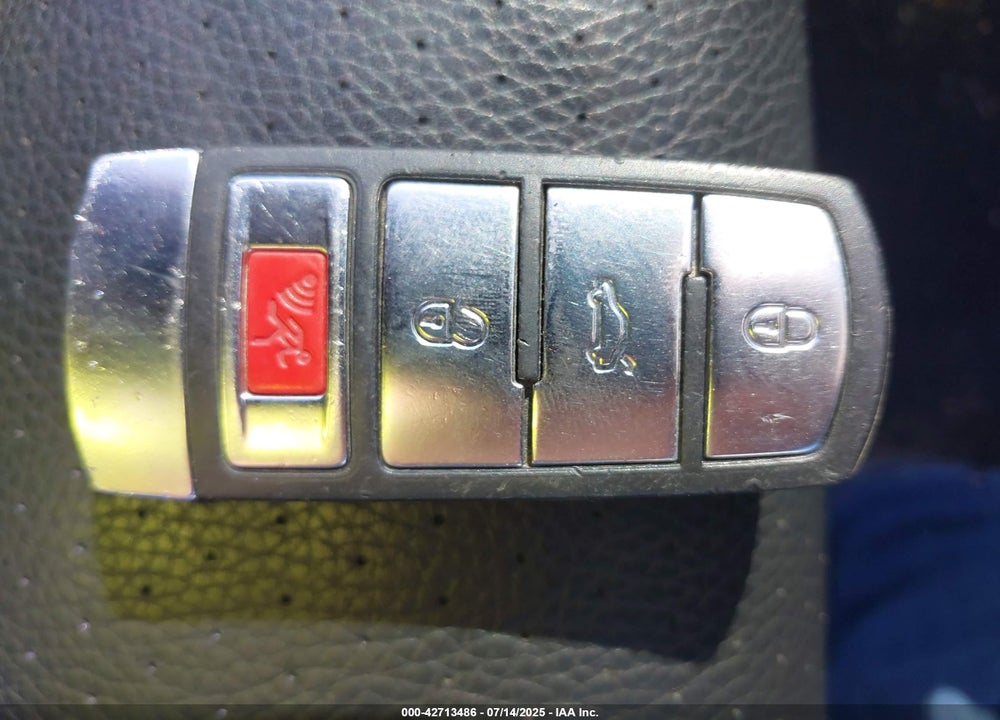 2010 VOLKSWAGEN PASSAT KOMFORT VIN: WVWJK7AN7AE097249