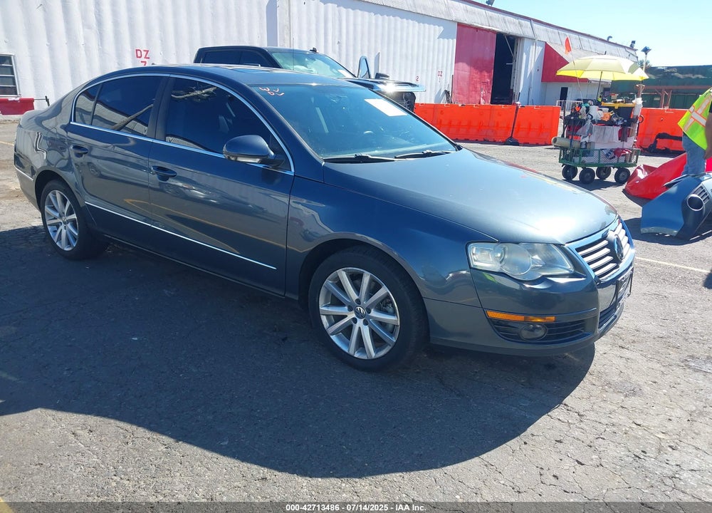 2010 VOLKSWAGEN PASSAT KOMFORT VIN: WVWJK7AN7AE097249
