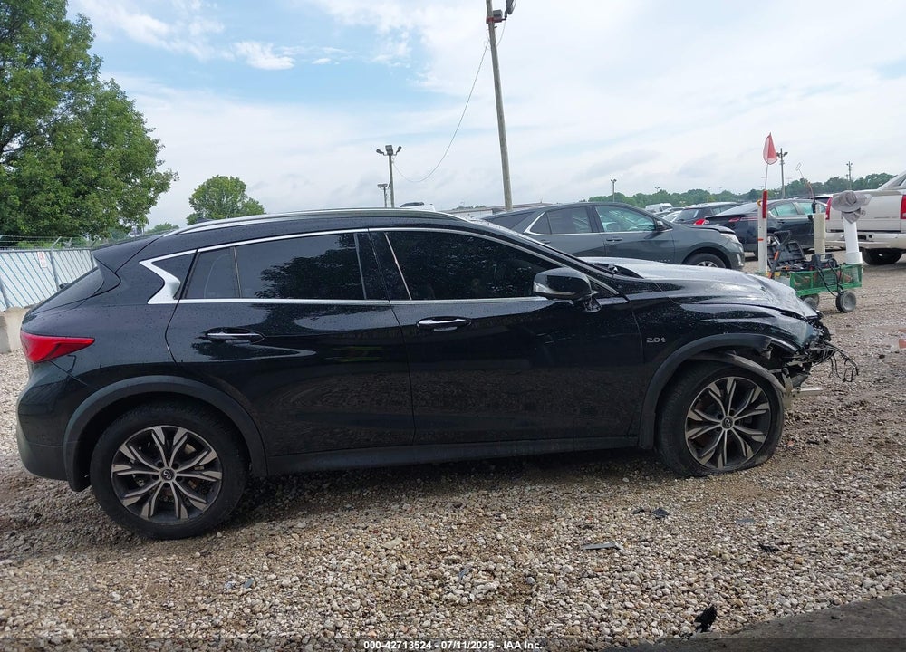 2017 INFINITI QX30 VIN: SJKCH5CR6HA025761