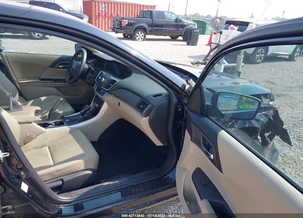 2014 HONDA ACCORD VIN: 1HGCR2F32EA233753