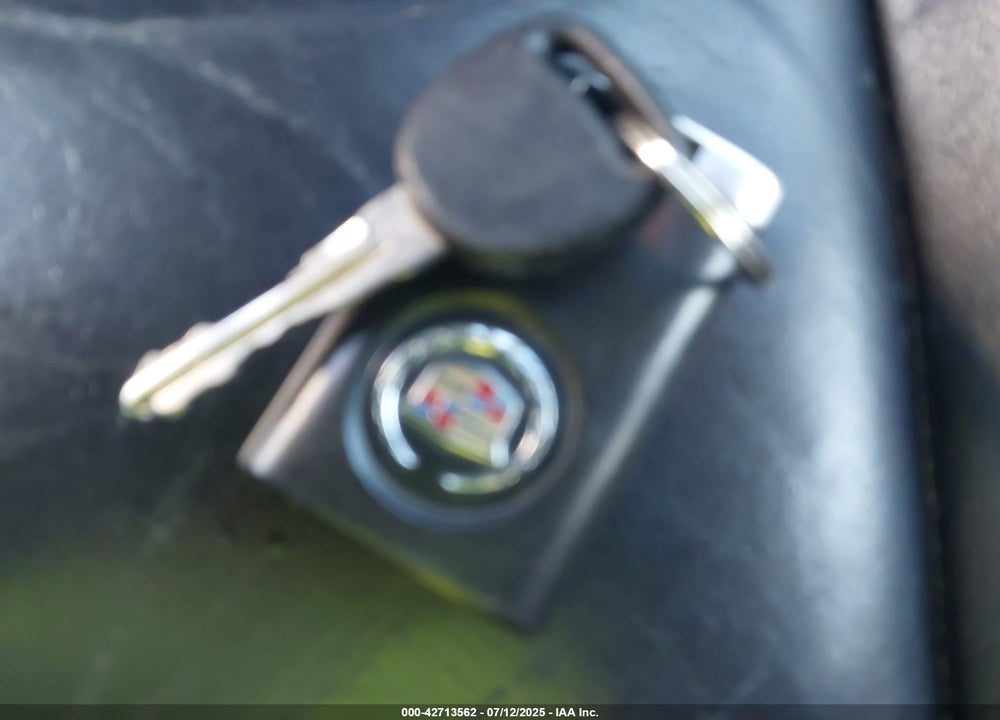 2008 CADILLAC SRX VIN: 1GYEE637080132586
