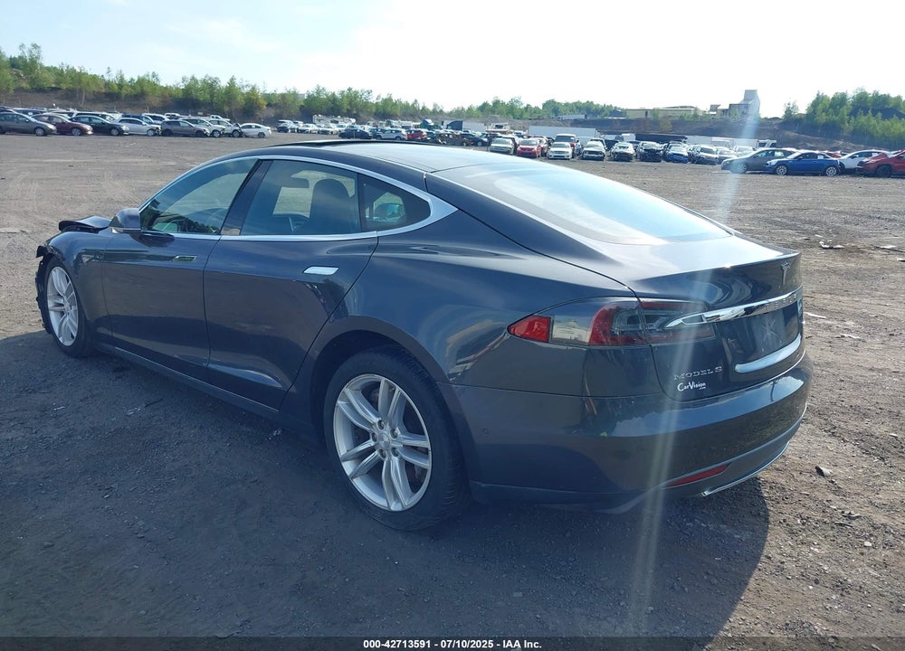 2015 TESLA MODEL S VIN: 5YJSA1E20FF110711