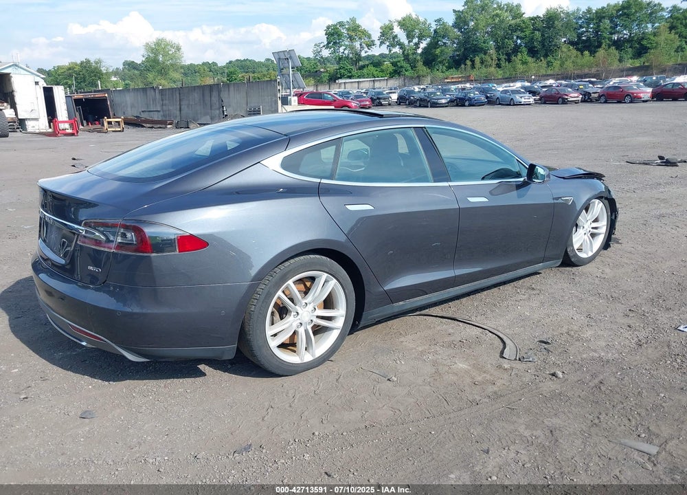 2015 TESLA MODEL S VIN: 5YJSA1E20FF110711