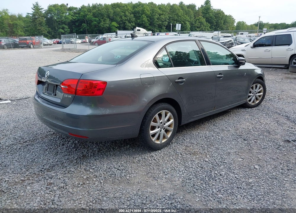 2013 VOLKSWAGEN JETTA VIN: 3VWDP7AJ8DM365782