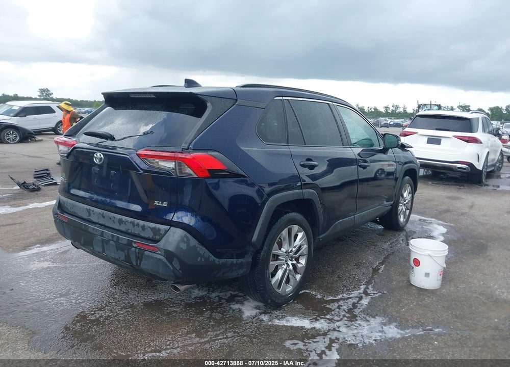 2020 TOYOTA RAV4 XLE PREMIUM VIN: 2T3C1RFV0LW077405