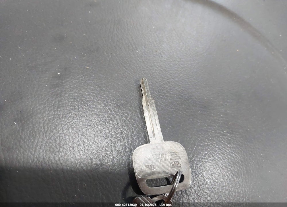 2004 TOYOTA SIENNA LE VIN: 5TDZA23C74S200026