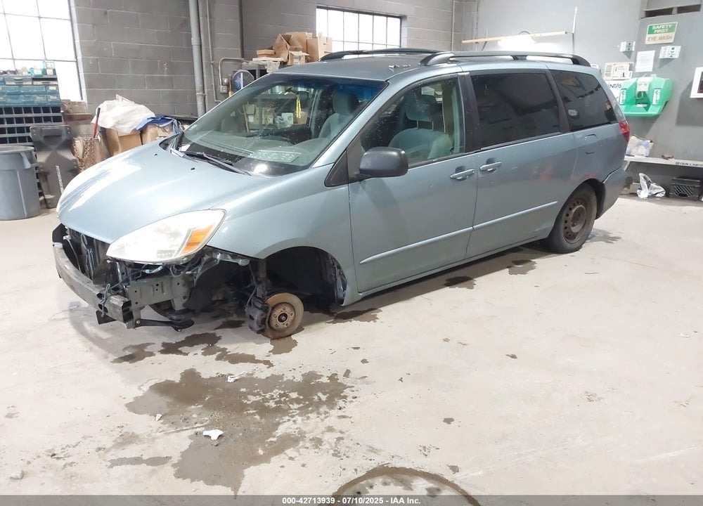 2004 TOYOTA SIENNA LE VIN: 5TDZA23C74S200026
