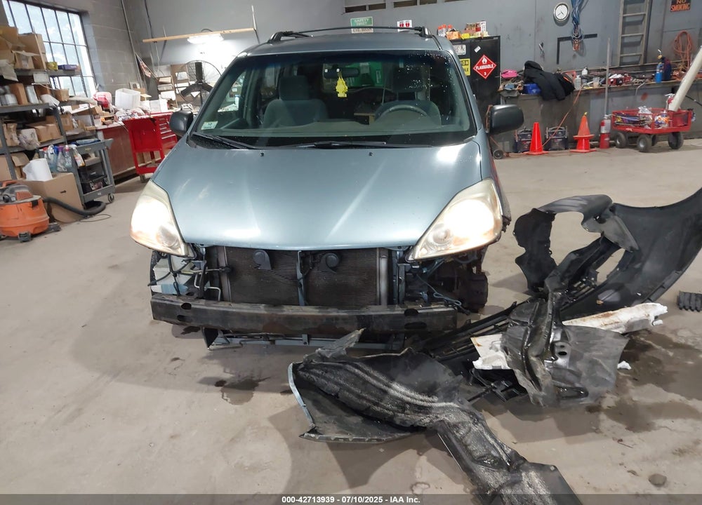 2004 TOYOTA SIENNA LE VIN: 5TDZA23C74S200026