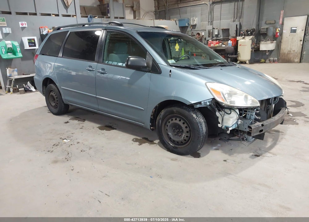 2004 TOYOTA SIENNA LE VIN: 5TDZA23C74S200026