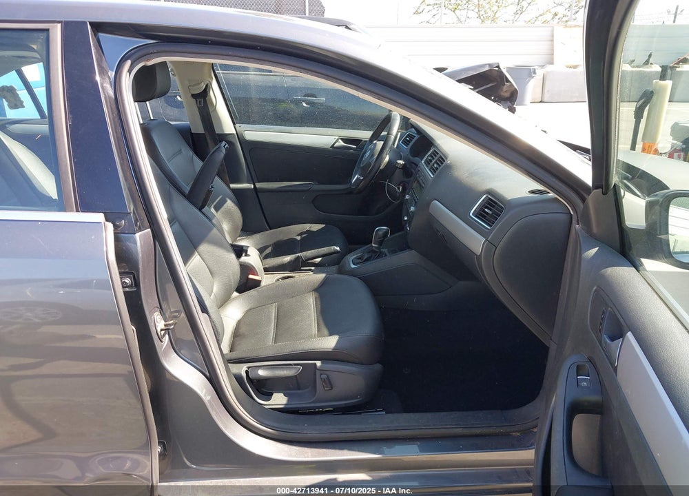 2013 VOLKSWAGEN JETTA VIN: 3VWDP7AJXDM426906