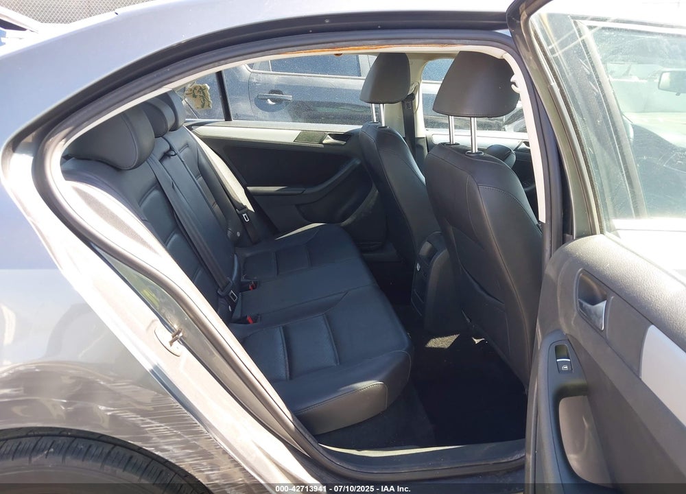 2013 VOLKSWAGEN JETTA VIN: 3VWDP7AJXDM426906