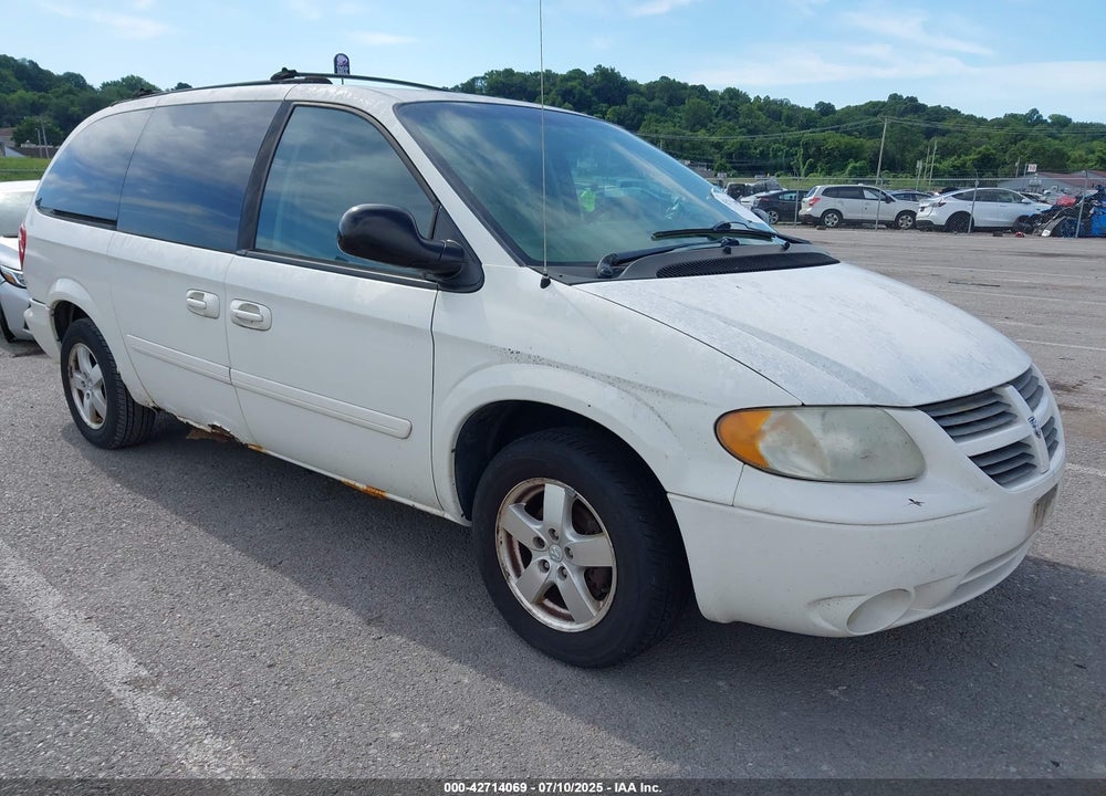 2005 DODGE GRAND CARAVAN SXT VIN: 2D4GP44L85R540668