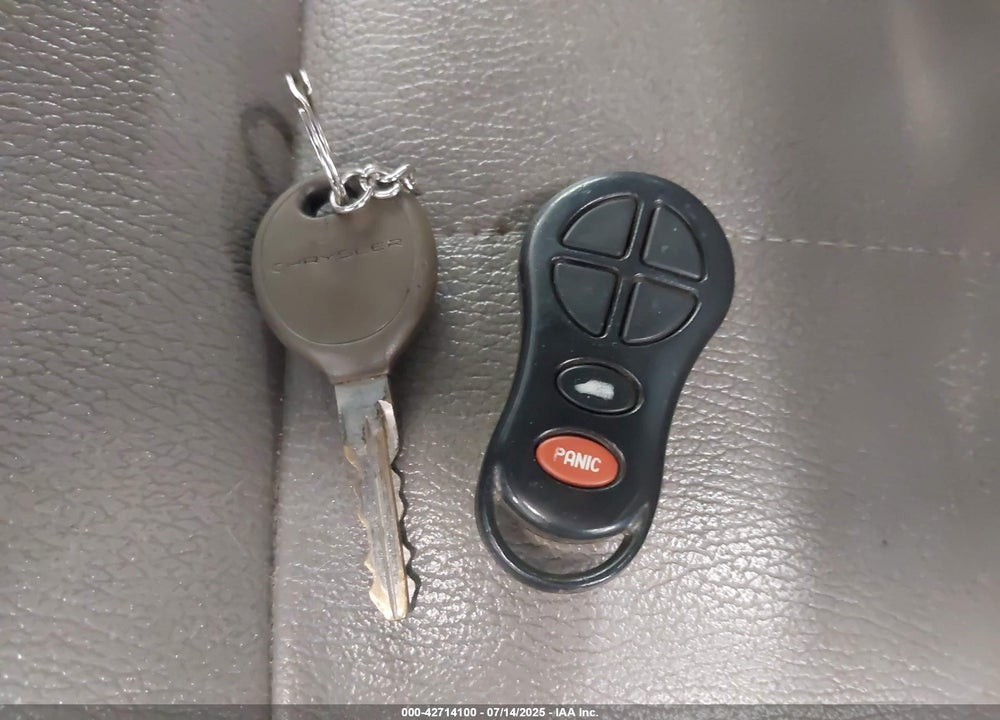 2003 CHRYSLER TOWN & COUNTRY LXI VIN: 2C4GP54L33R320953