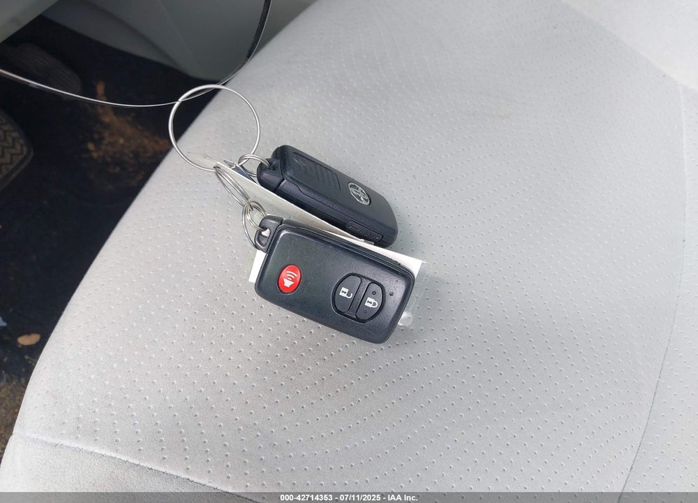 2013 TOYOTA PRIUS VIN: JTDKN3DU5D1676887