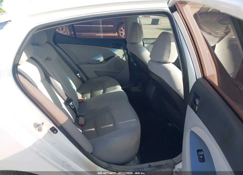 2015 KIA OPTIMA VIN: KNAGM4A79F5661671