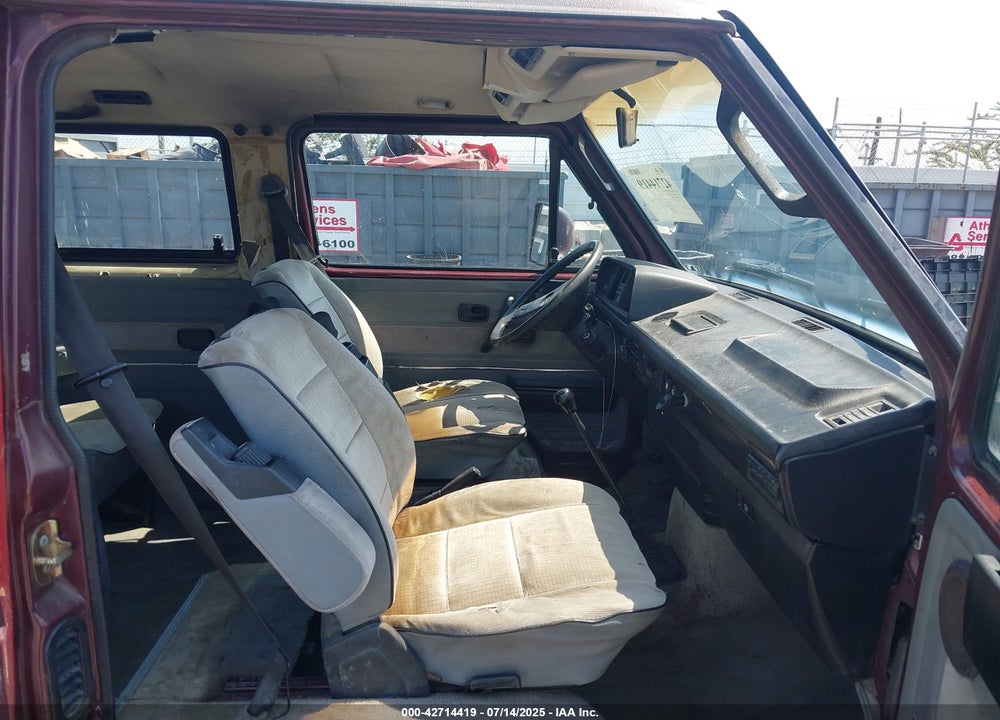 1990 VOLKSWAGEN VANAGON BUS VIN: WV2YB0259LH054846