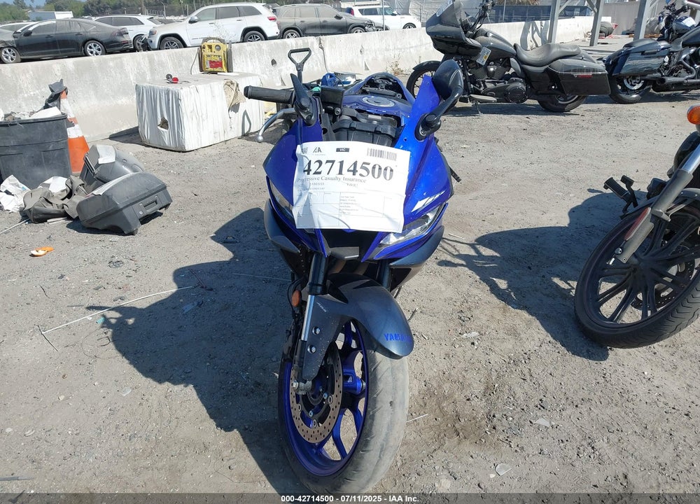 2023 YAMAHA YZFR3 VIN: MH3RH18Y3PK013387